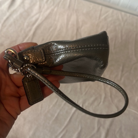 Coach wristlet - Picture 10 of 11